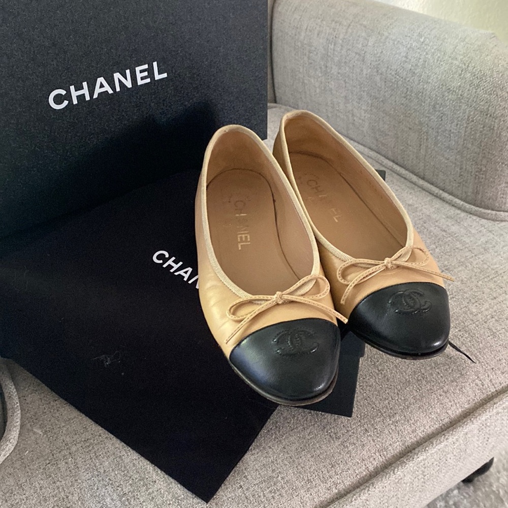 Chanel ballet flat shoe